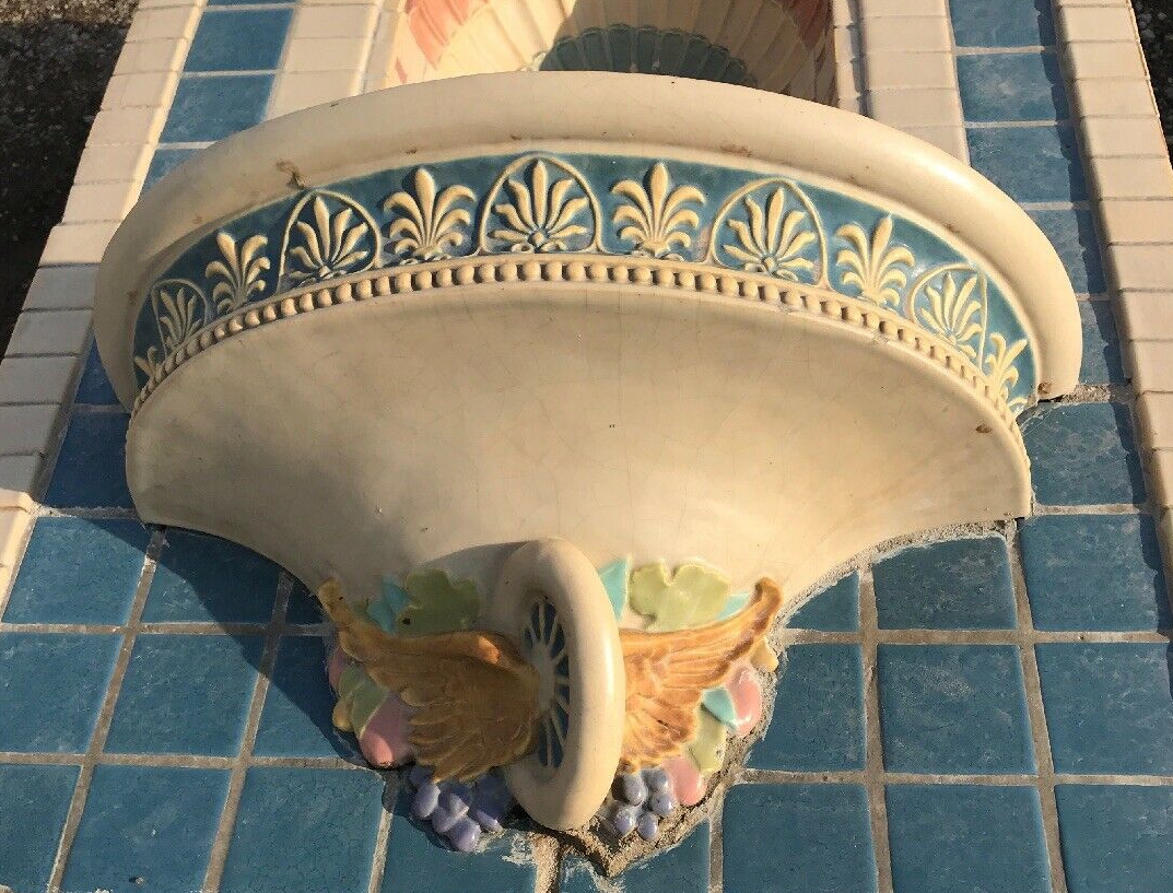 Tire with wings at bottom of bowl